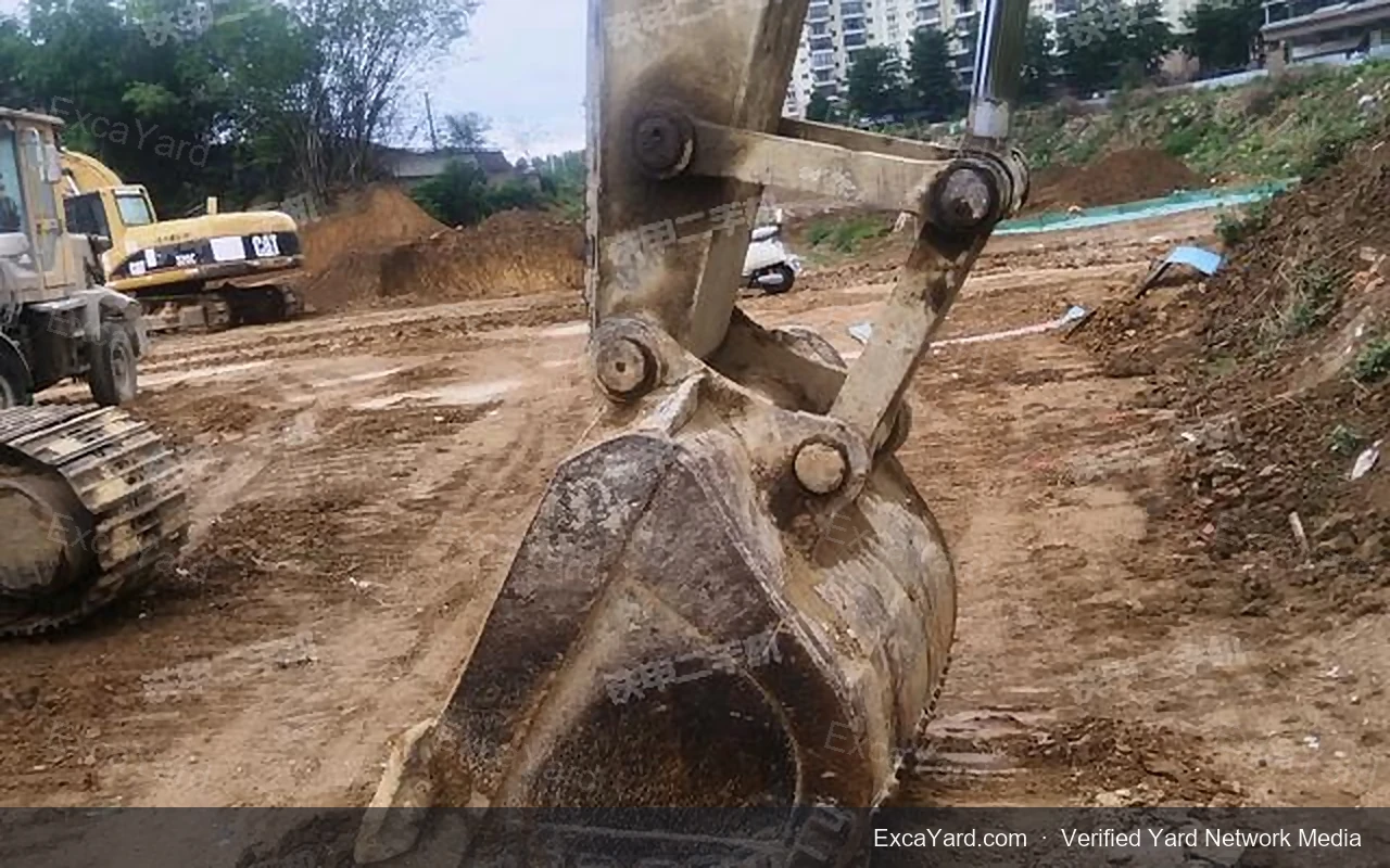 2003 Caterpillar 320C Used Excavator — gallery view 12, used excavator available for export from China