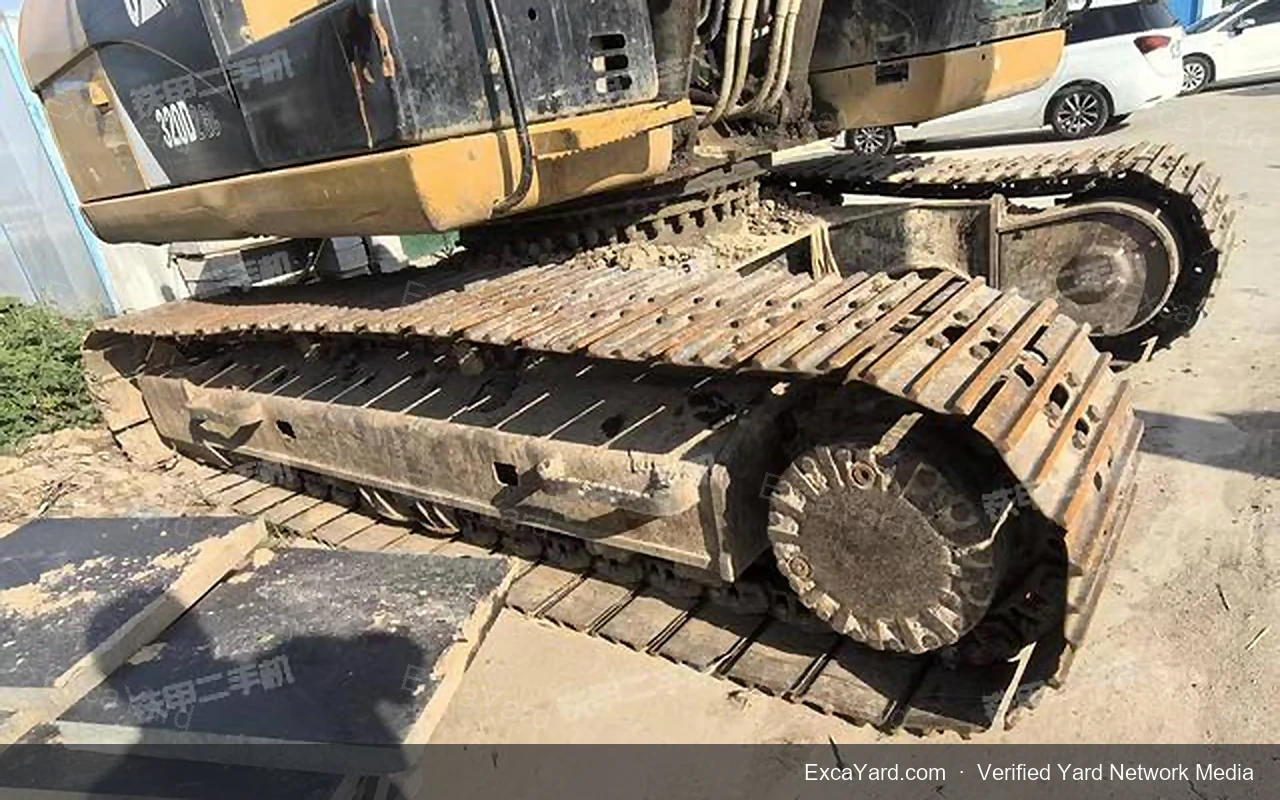 2014 Caterpillar 320D2GC Used Excavator — gallery view 11, used excavator available for export from China