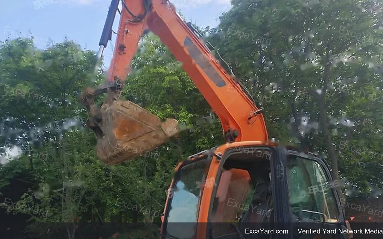 2010 Doosan DH225LC7 Used Excavator — gallery view 17, used excavator available for export from China