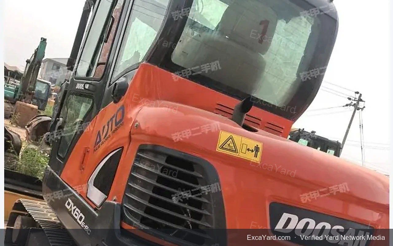 2010 Doosan DH225LC7 Used Excavator — gallery view 7, used excavator available for export from China