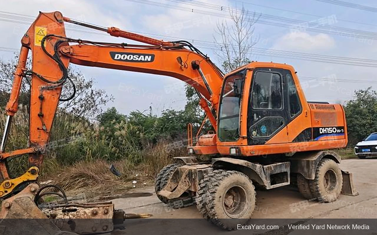حفارة Doosan DH55V موديل 2012 بوزن 5.5 طن درجة C للتصدير