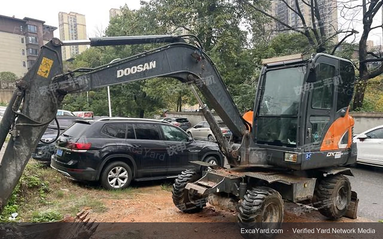 2014 Doosan DH80G Used Excavator — gallery view 11, used excavator available for export from China