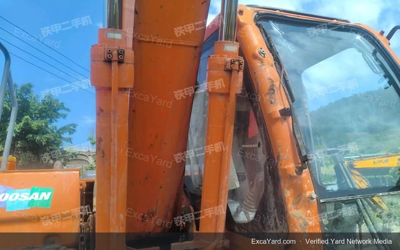 2014 Doosan DX150LC Used Excavator — gallery view 8, used excavator available for export from China