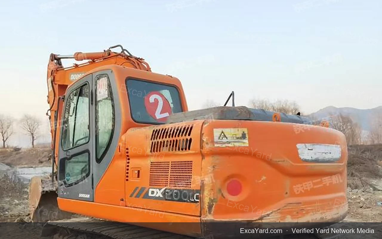Excavadora Doosan DX150LC de 2015, 6.800 horas, Grado B