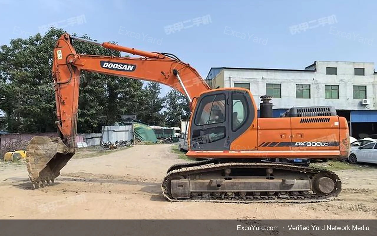 2014 Doosan DX260LC Used Excavator — gallery view 3, used excavator available for export from China