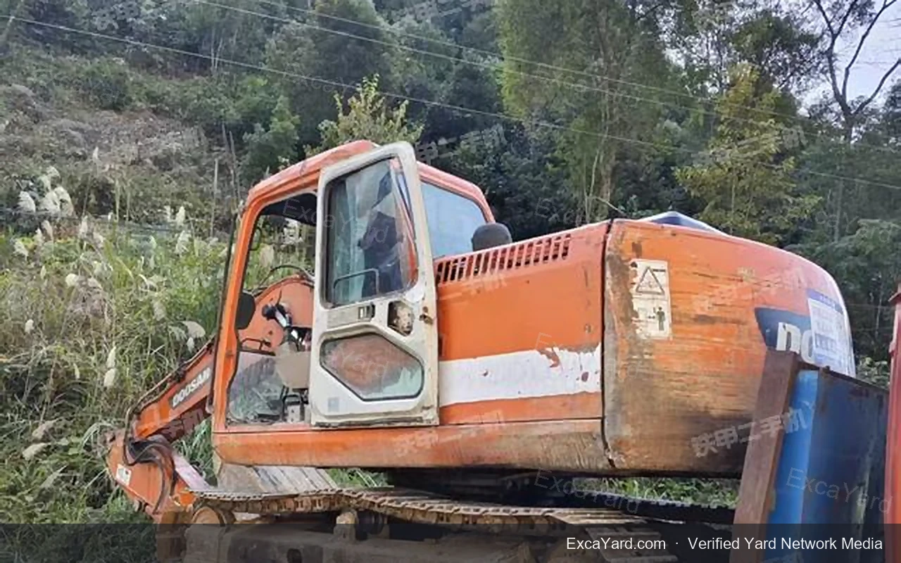 2014 Doosan DX260LC Used Excavator — gallery view 12, used excavator available for export from China