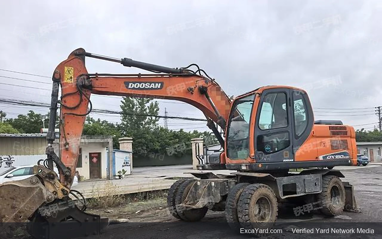 حفارة Doosan DX380LC-9CACE موديل 2018 - درجة A | 6,000 ساعة
