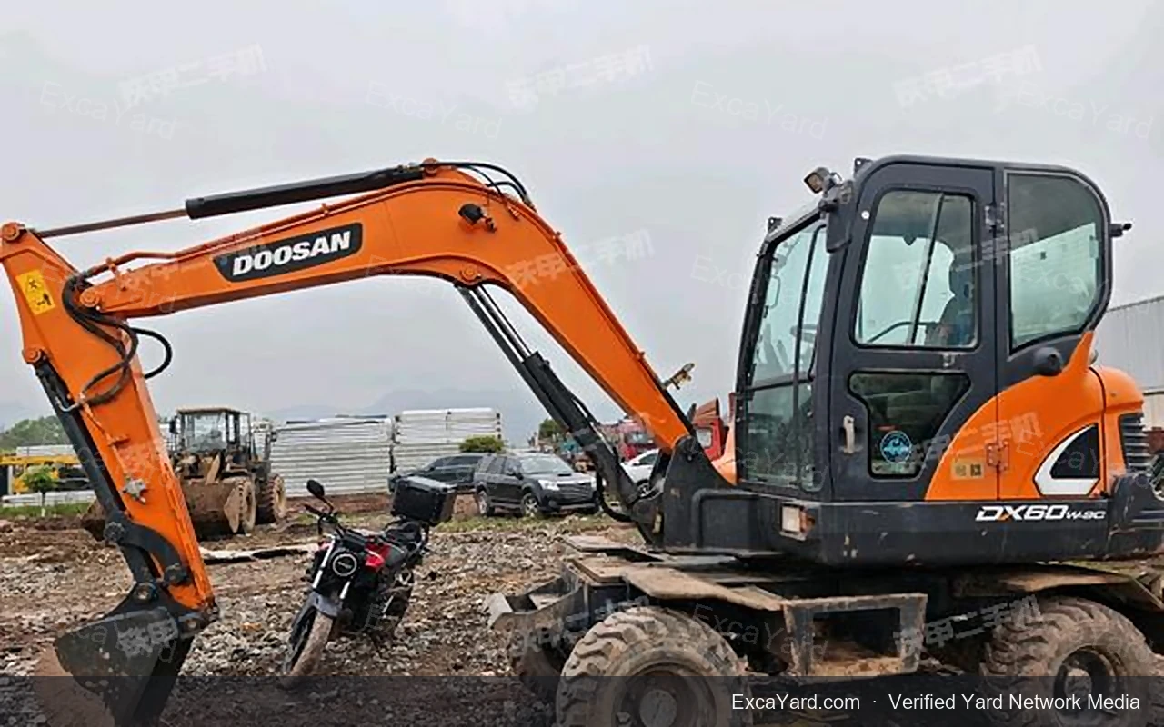 2018 Doosan DX520LC Used Excavator — gallery view 2, used excavator available for export from China