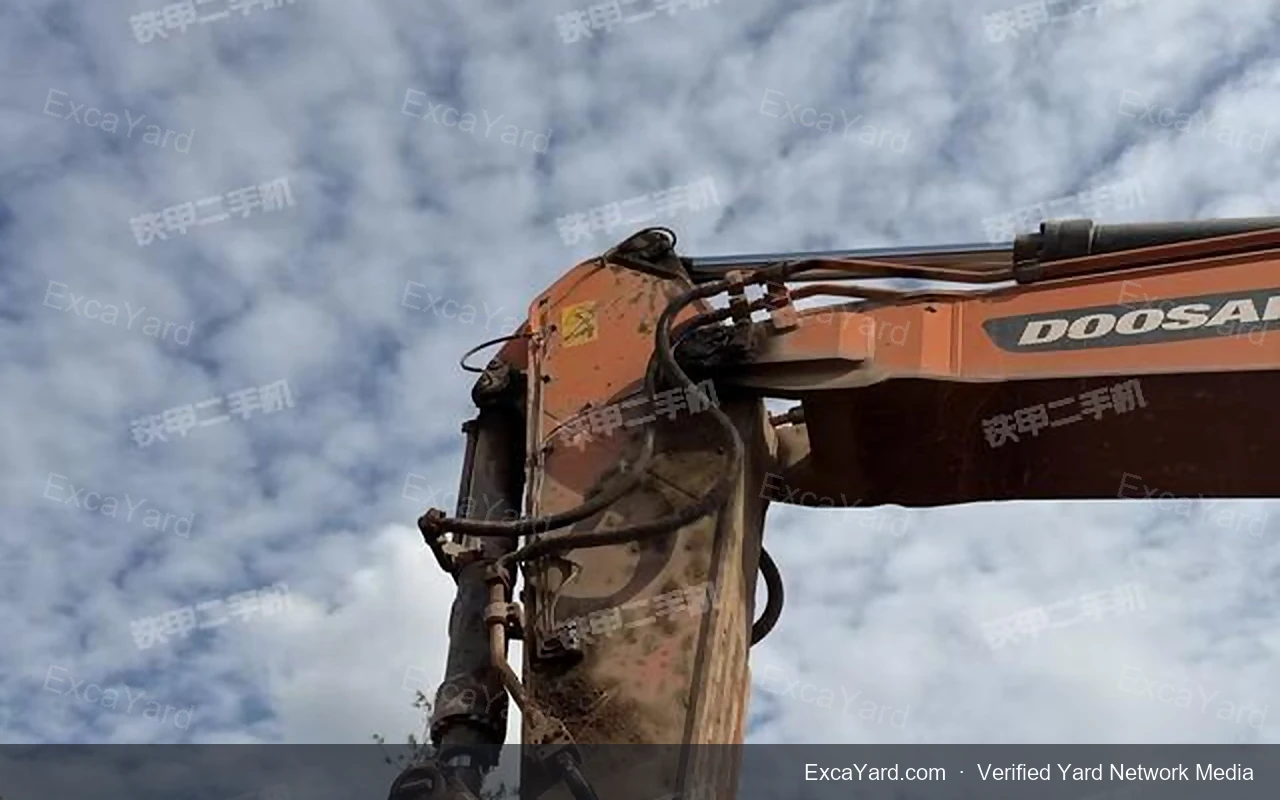 Excavadora Usada Doosan DX560LC9CACE 2021 10.400 Horas Grado B
