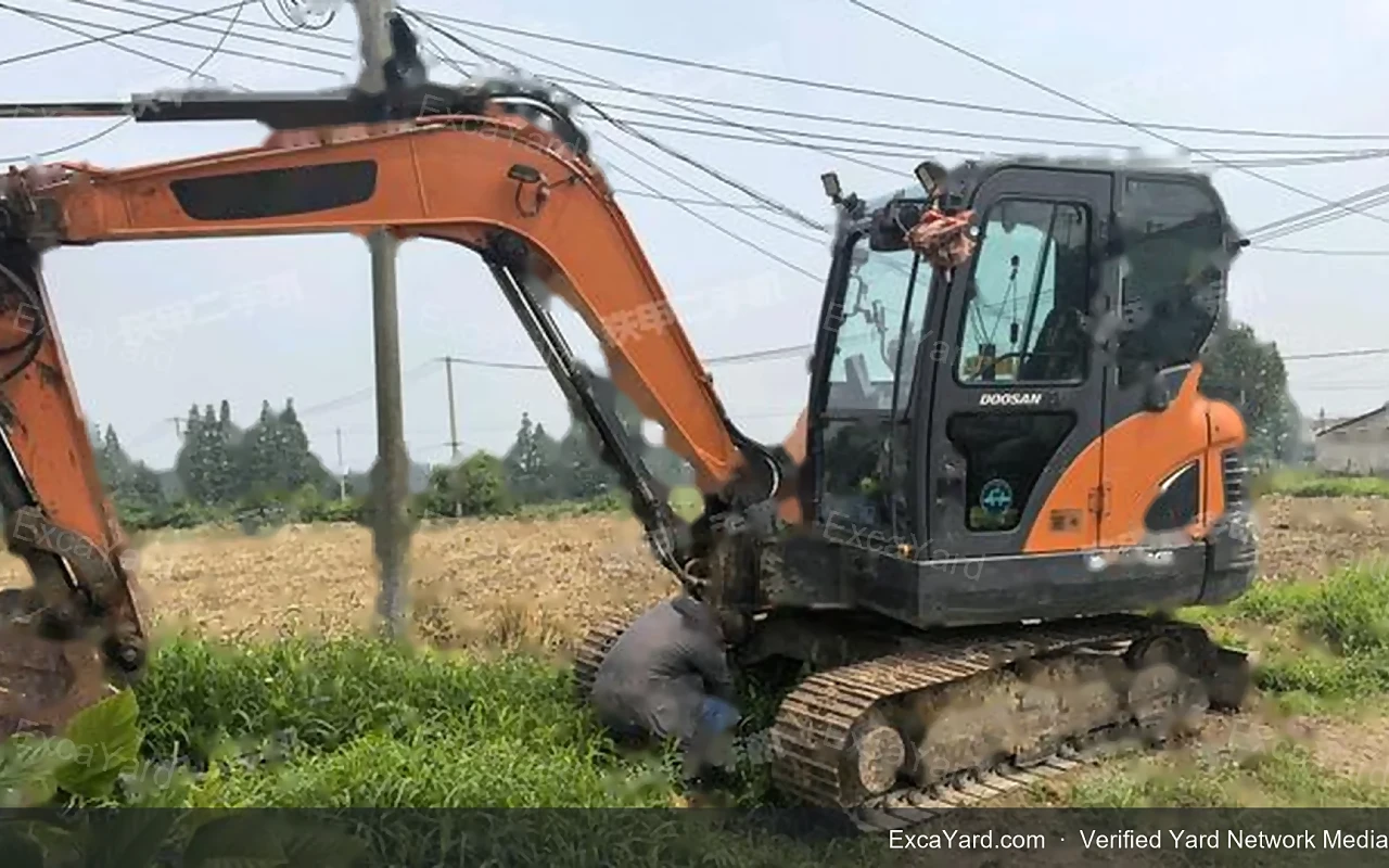 2021 Doosan DX60E9CN Used Excavator — gallery view 3, used excavator available for export from China
