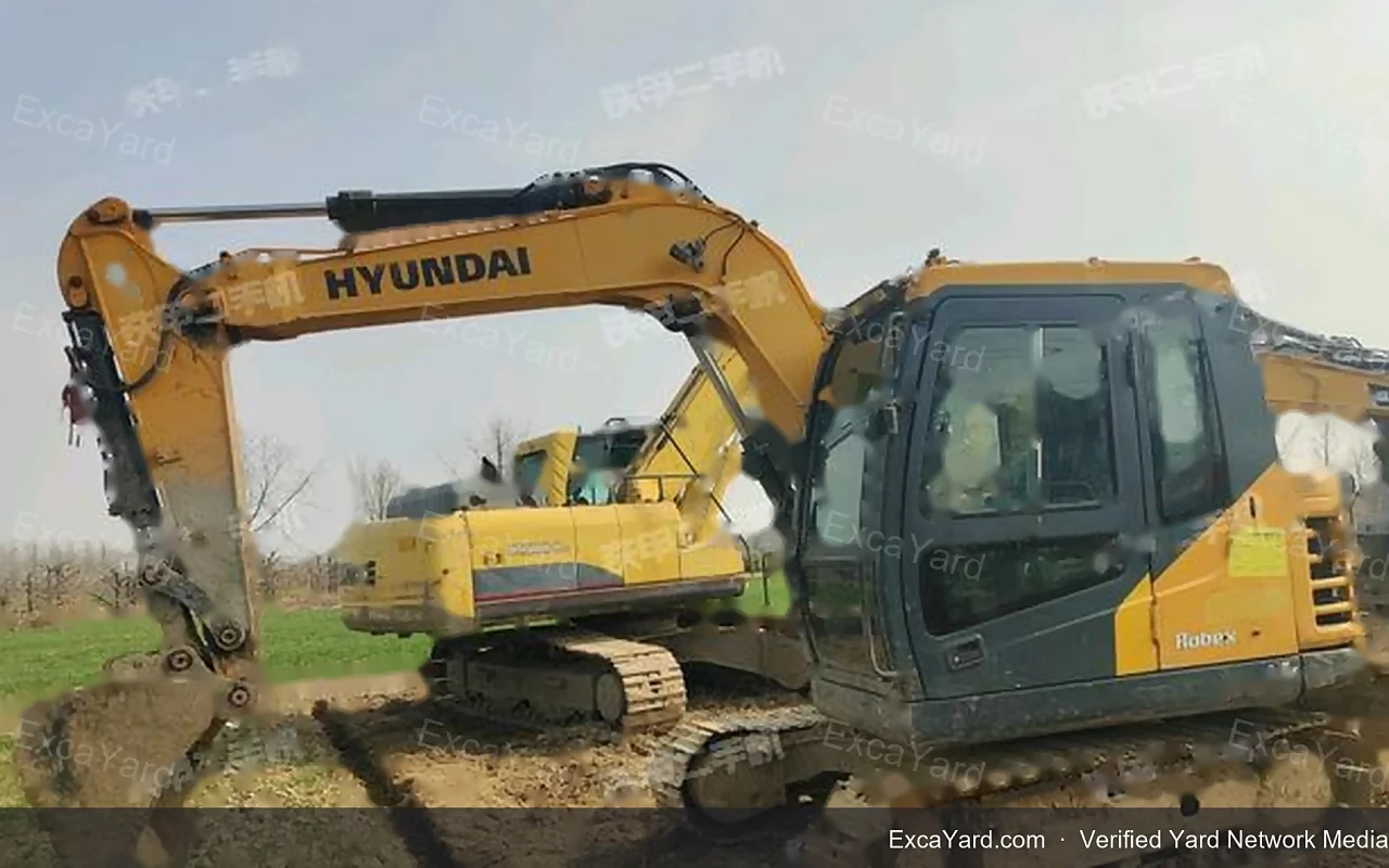 حفار Hyundai R1107 موديل 2015 عدد 6,000 ساعة درجة B للتصدير