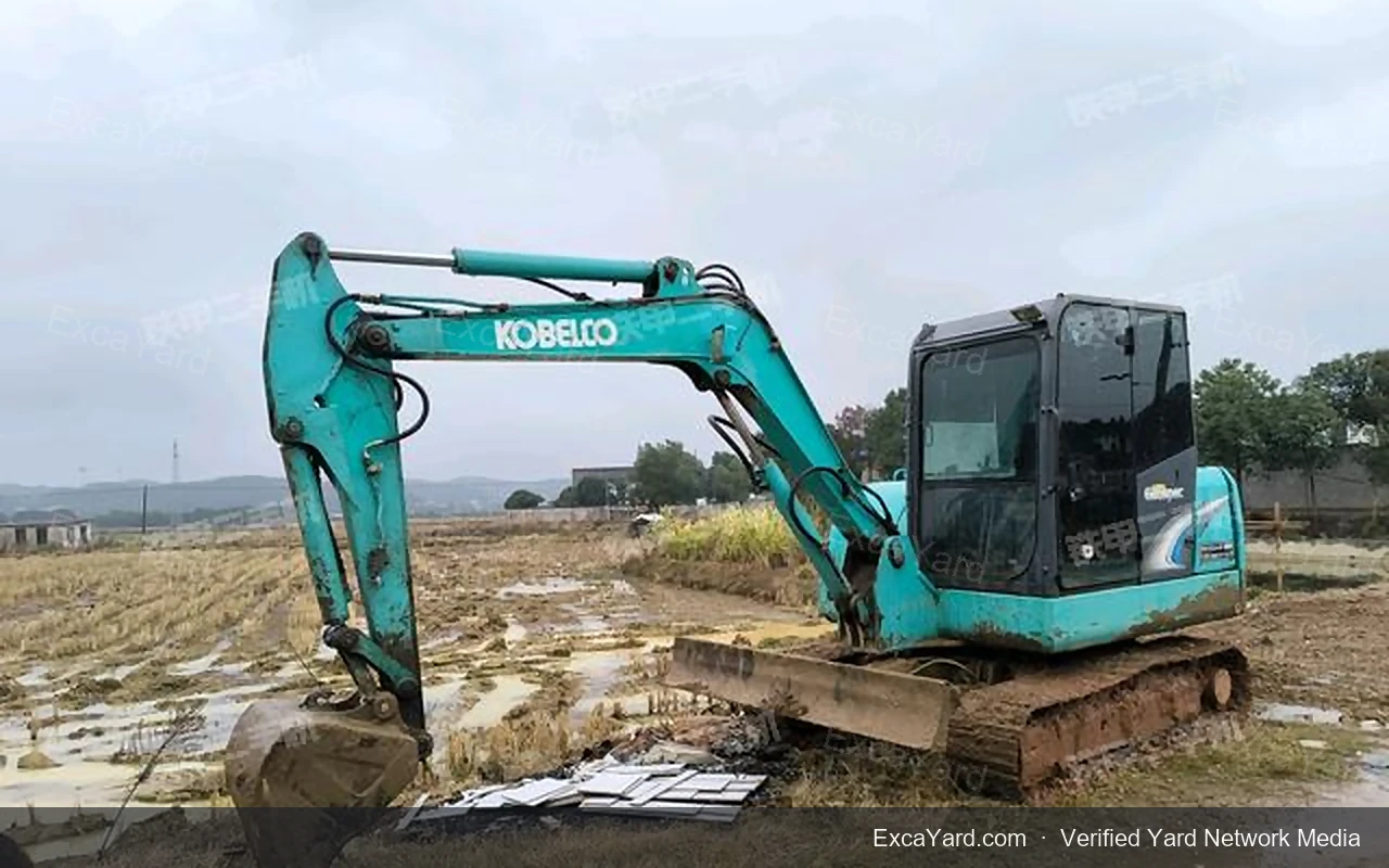 حفار Kobelco SK140LC8 موديل 2020 بعدد ساعات 4,600 درجة A للتصدير