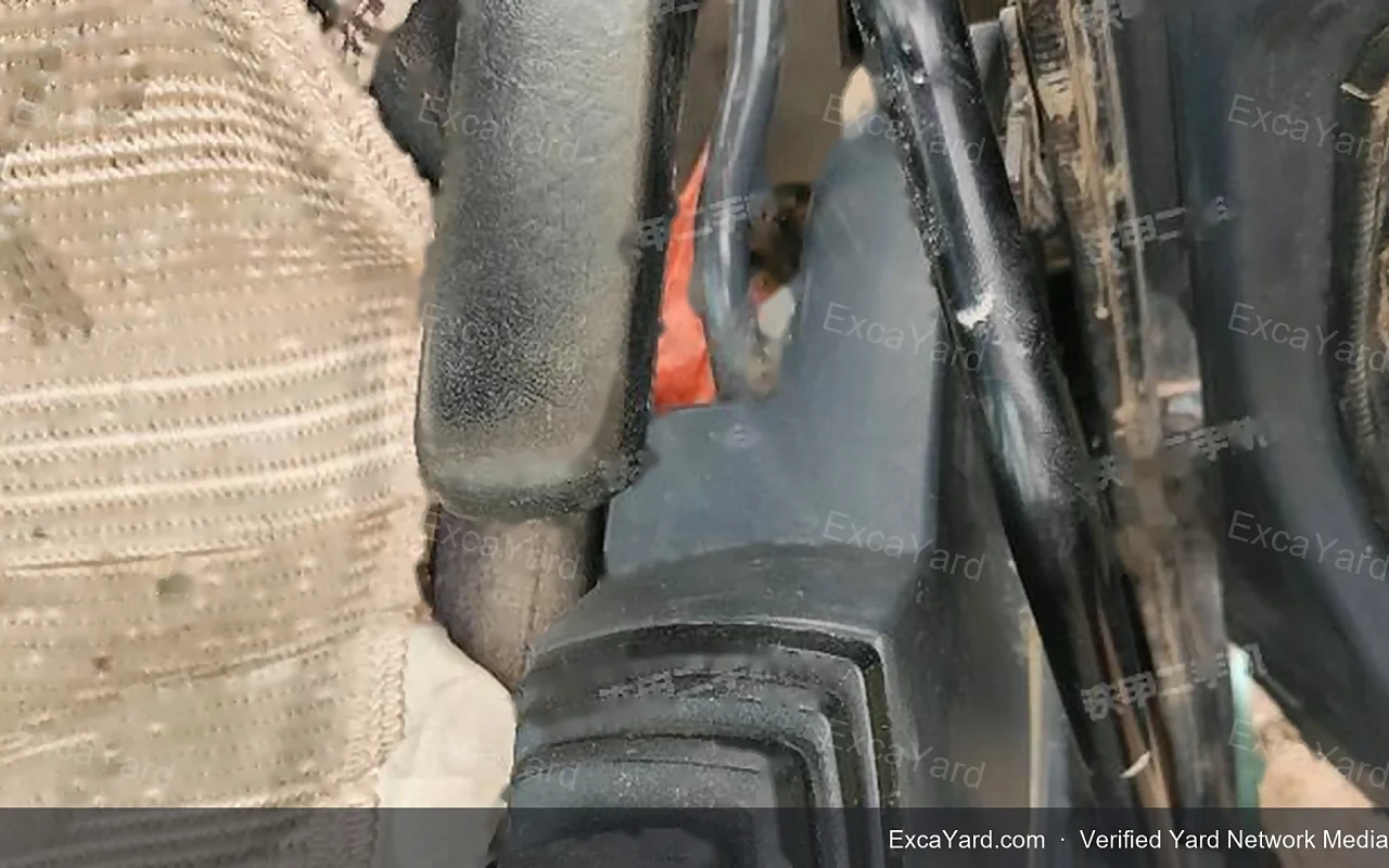 2010 Kobelco SK210LC8 Used Excavator — gallery view 15, used excavator available for export from China