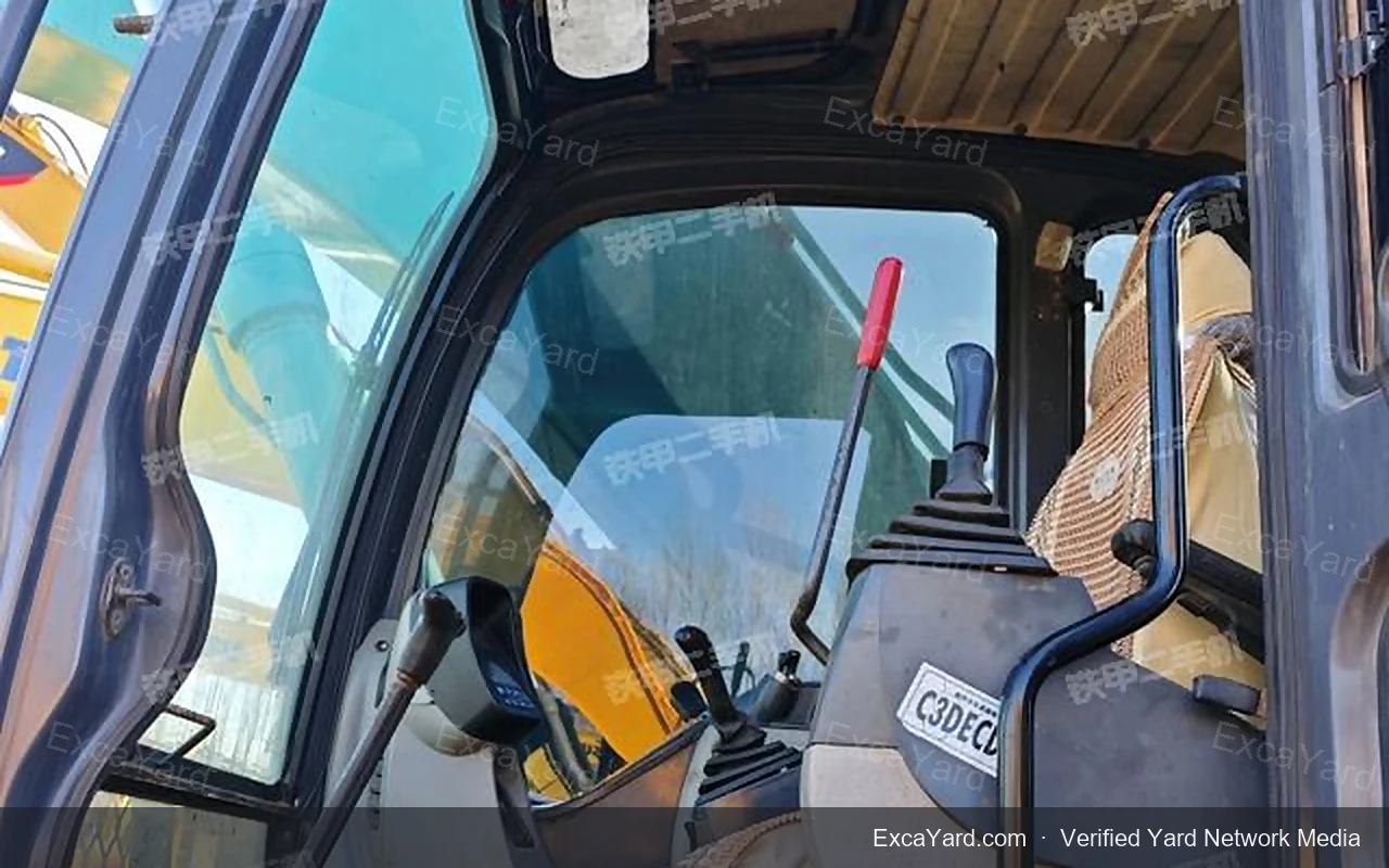 2015 Kobelco SK210LC8 Used Excavator — gallery view 11, used excavator available for export from China