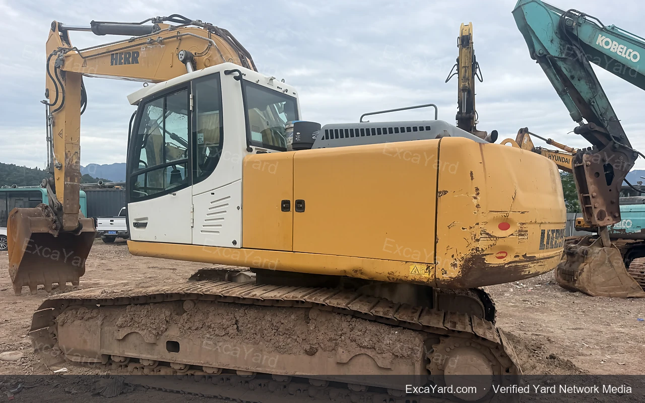 2017 Liebherr R924LC Used Excavator — gallery view 5, used excavator available for export from China