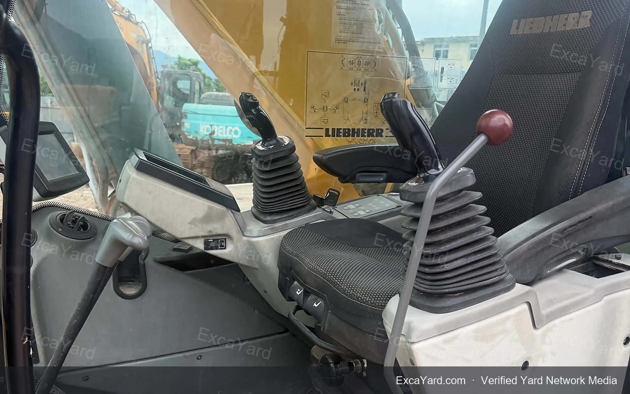 2017 Liebherr R924LC Used Excavator — gallery view 17, used excavator available for export from China