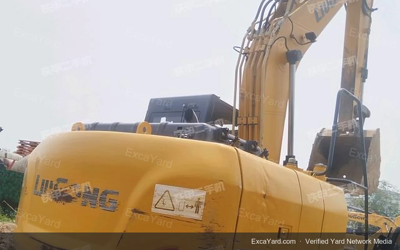 حفارة LiuGong CLG948E موديل 2021 بوزن 94.8t درجة B للتصدير