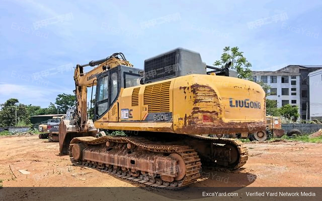 حفارة LiuGong CLG950E موديل 2020 بقوة 95 طناً للبيع | درجة أولى
