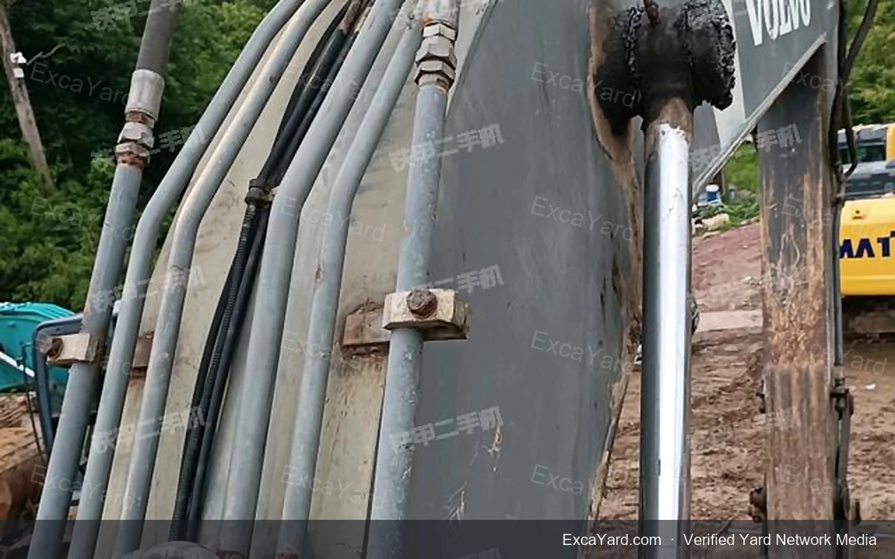 2015 Volvo EC210B Used Excavator — gallery view 17, used excavator available for export from China