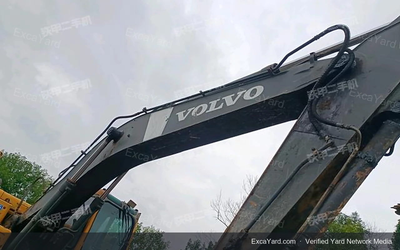 2015 Volvo EC210B Used Excavator — gallery view 2, used excavator available for export from China