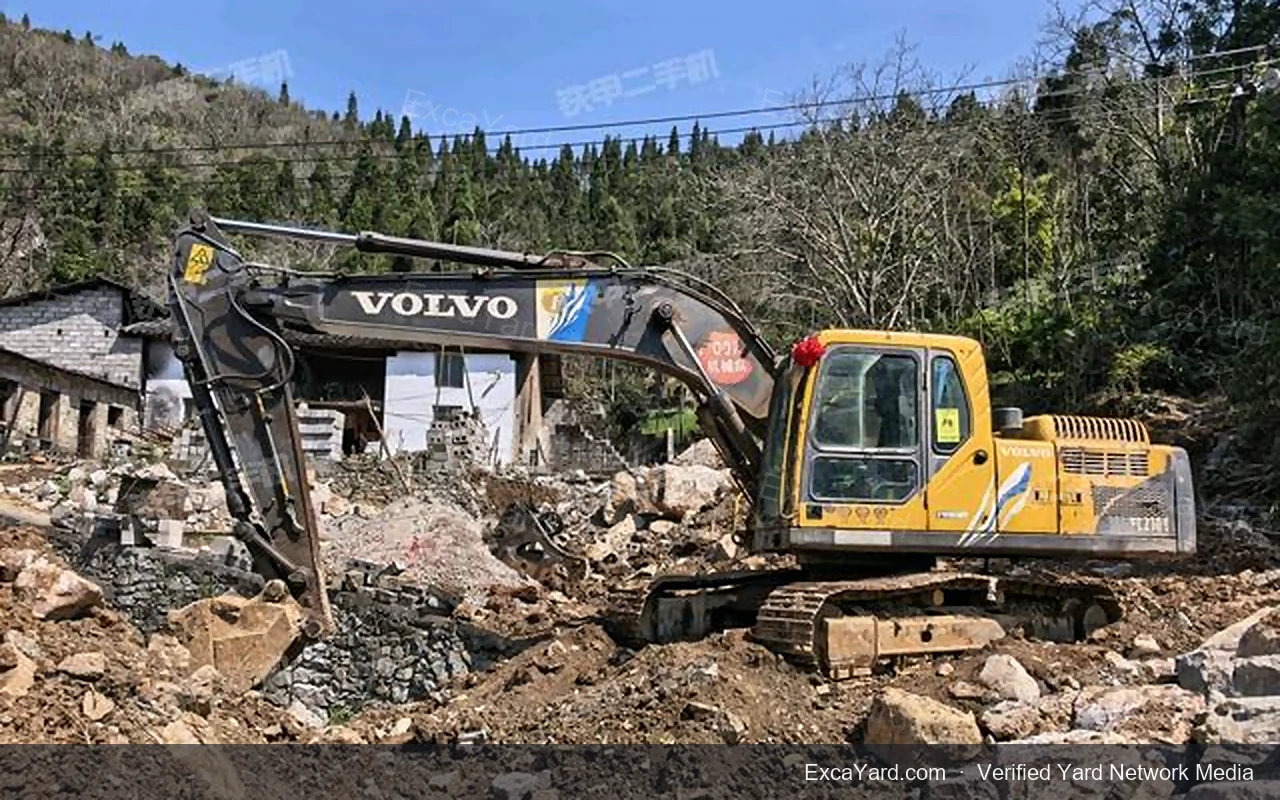 2019 Volvo EC240CL Used Excavator — gallery view 10, used excavator available for export from China
