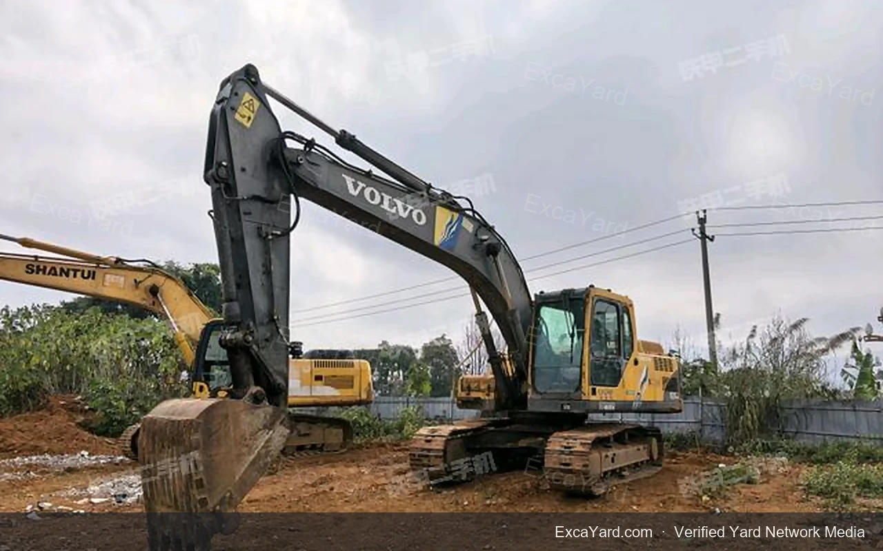 حفارة Volvo EC380D موديل 2017، 6500 ساعة، درجة أولى للتصدير