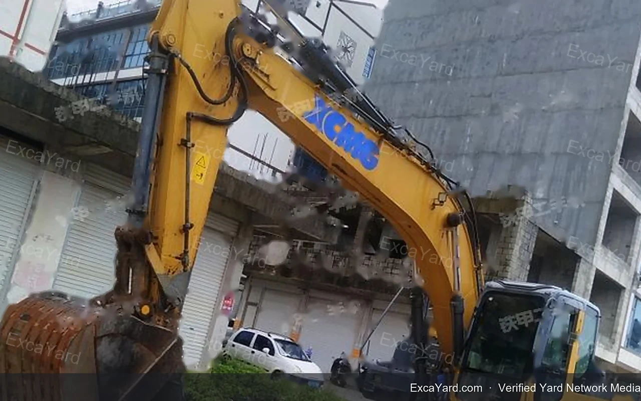 2023 XCMG XE200DA Used Excavator — gallery view 10, used excavator available for export from China