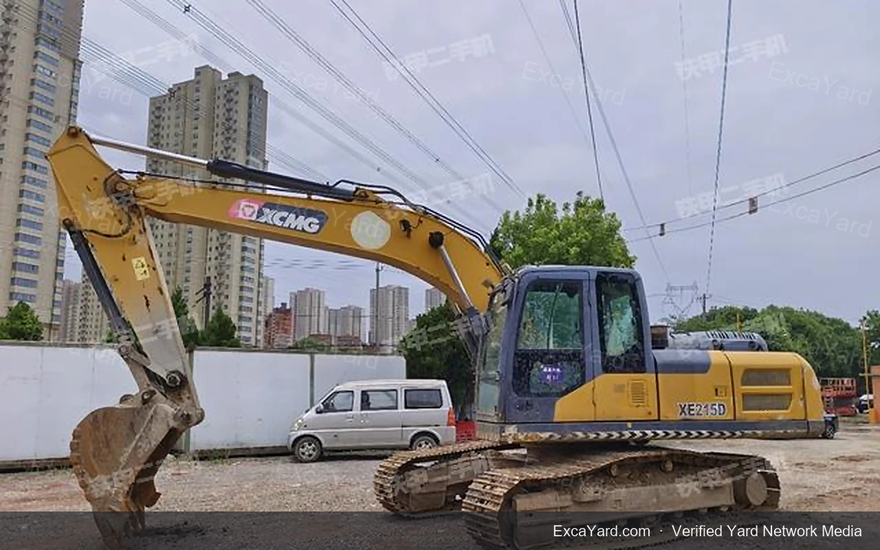 حفارة XCMG XE200DA موديل 2019 - 5,800 ساعة، درجة أولى