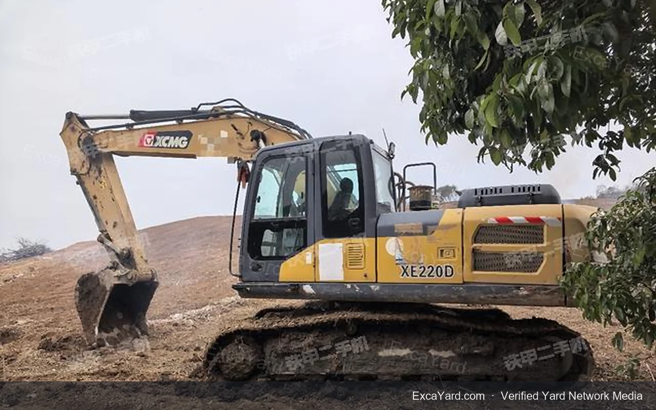 2019 XCMG XE200DA Used Excavator — gallery view 9, used excavator available for export from China