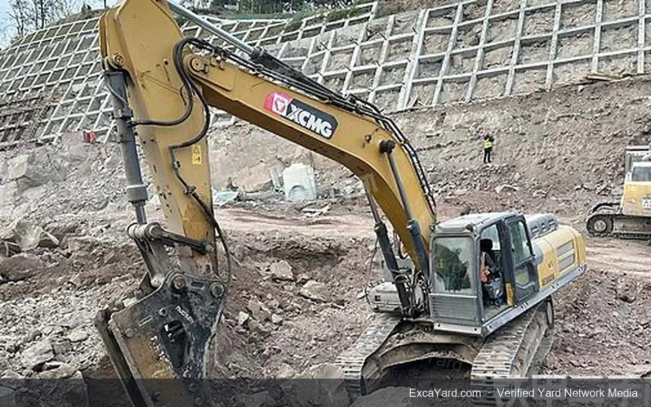 2020 XCMG XE380DK Used Excavator — gallery view 9, used excavator available for export from China