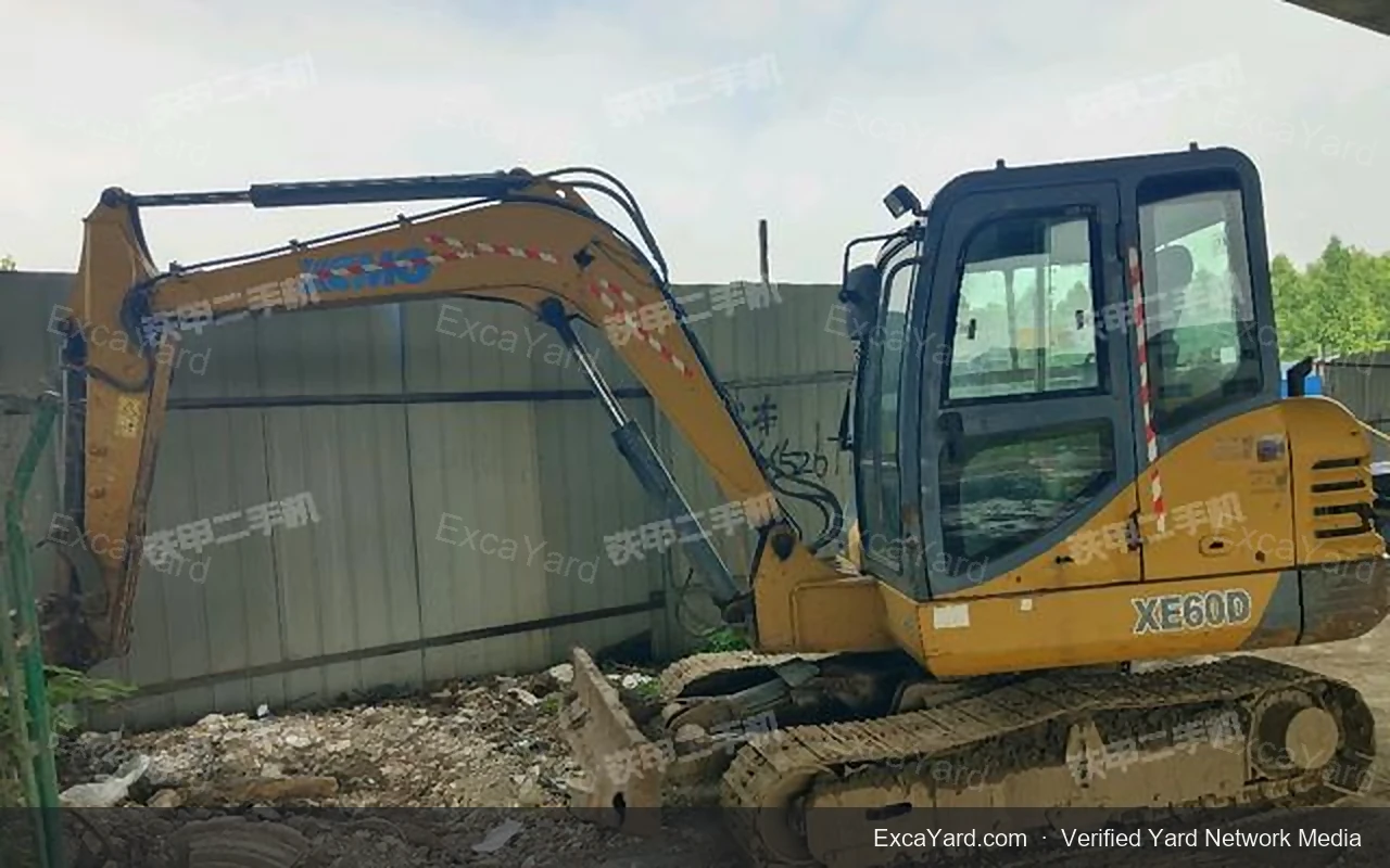 حفار XCMG XE60D موديل 2017، 13,866 ساعة، الدرجة C - ExcaYard