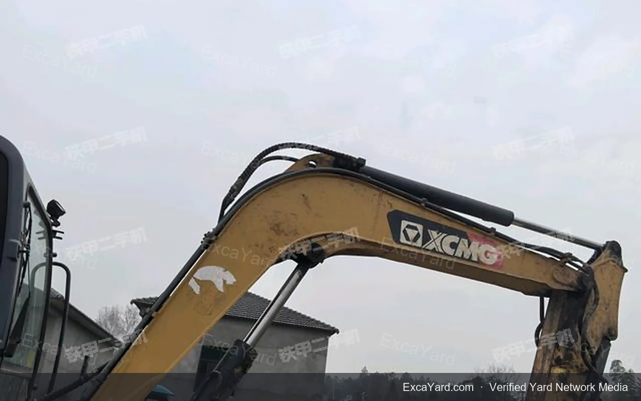 حفارة XCMG XE60DA 6 طن موديل 2020 درجة A بعدد 4500 ساعة للتصدير