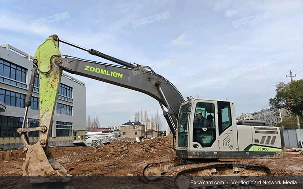 حفارة Zoomlion ZE205G موديل 2023 بعدد 2,000 ساعة درجة A للتصدير