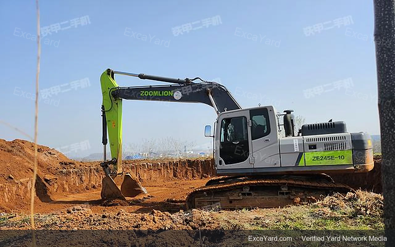 حفارة Zoomlion ZE245E10 موديل 2021 بعدد ساعات 3000 درجة A