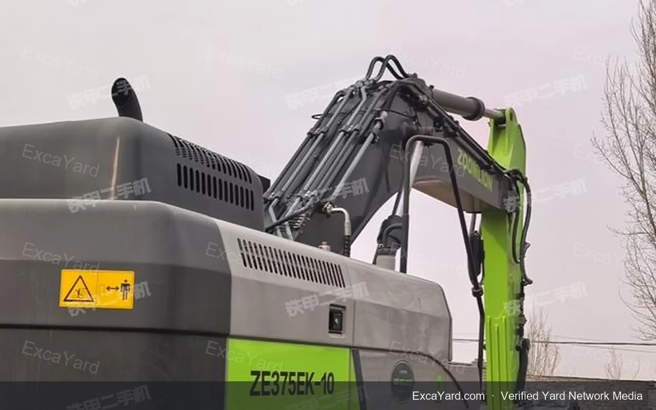 حفارة Zoomlion ZE375EK10 موديل 2022، 3,637 ساعة عمل، درجة A